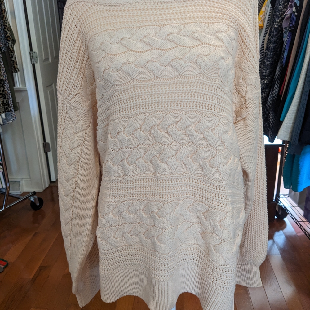 VENUS Cream Cable Knit Turtleneck Sweater